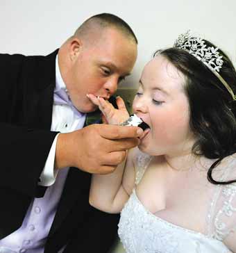 Couple with Down syndrome tie the knot